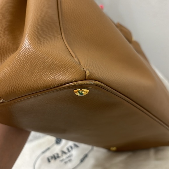 PRADA Lux Saffiano Leather Tote- camel- no zipper - Picture 9 of 15